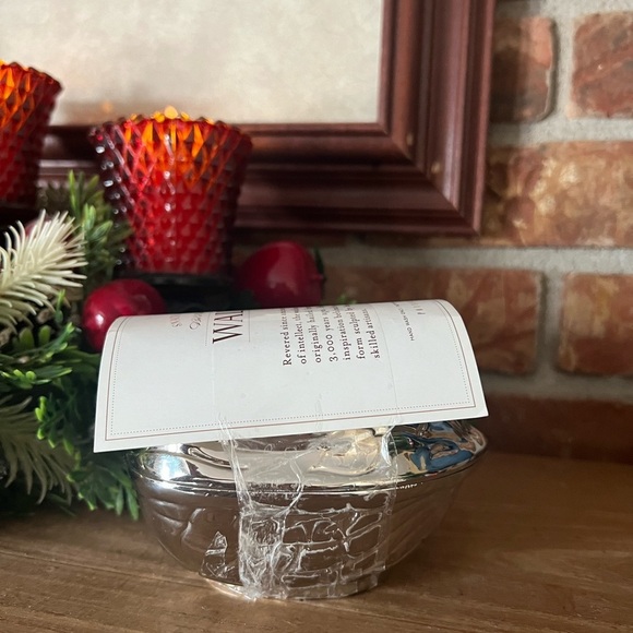 Rare Pottery Barn Silver Walnut
Shape Snack Bowl NWT - Picture 6 of 7